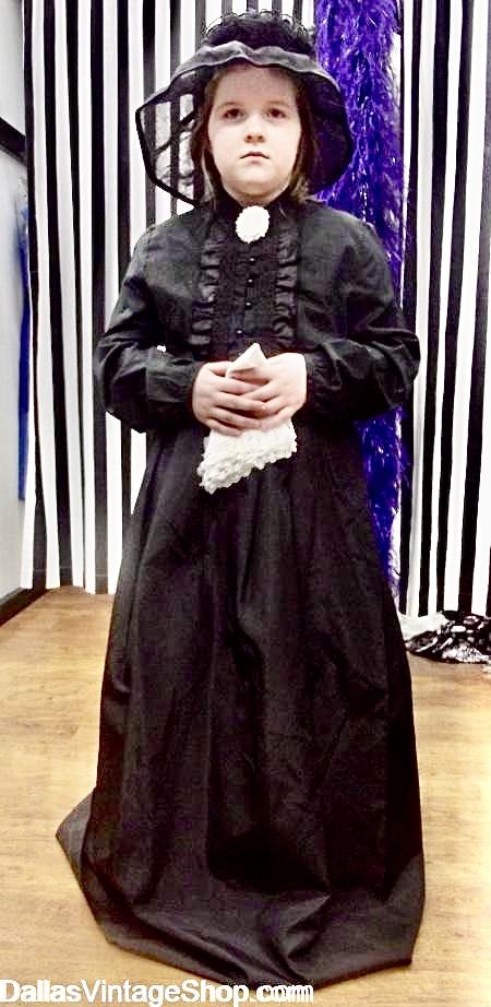 Historic American First Lady :Get this Costume fro Abigail Adams, wife & close advisor to John Adams, the 2nd US President, and other First Ladies.